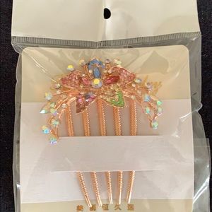 Lovely multiple colored crystal hair pen!